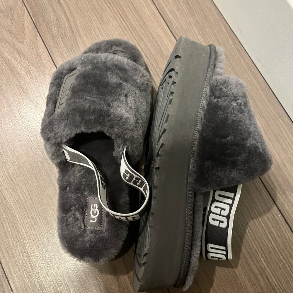 Ugg Slides Size 7